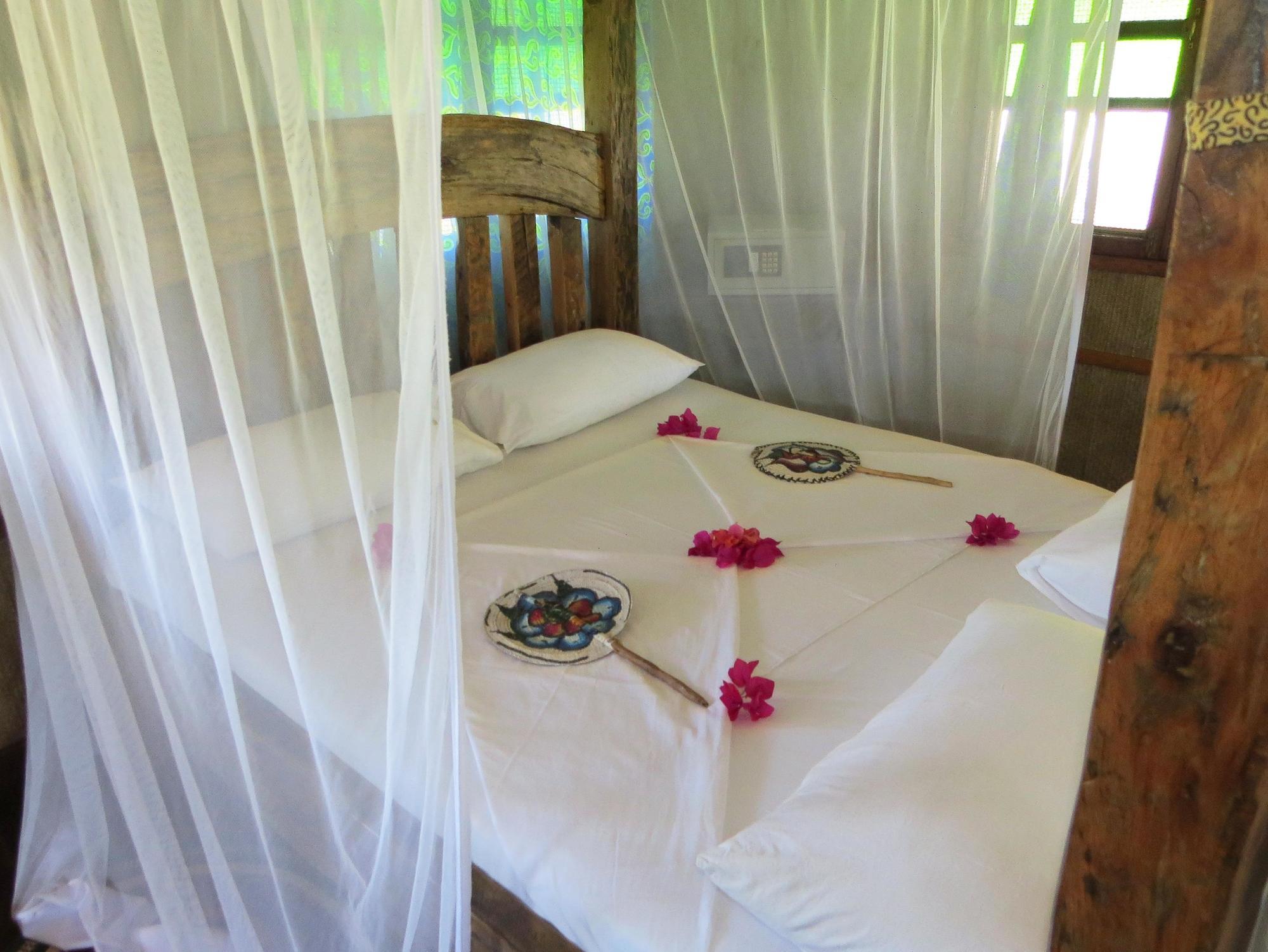 เพมบา เฟิร์ส อีโค ลอดจ์ Hotel Kiweni Island ภายนอก รูปภาพ