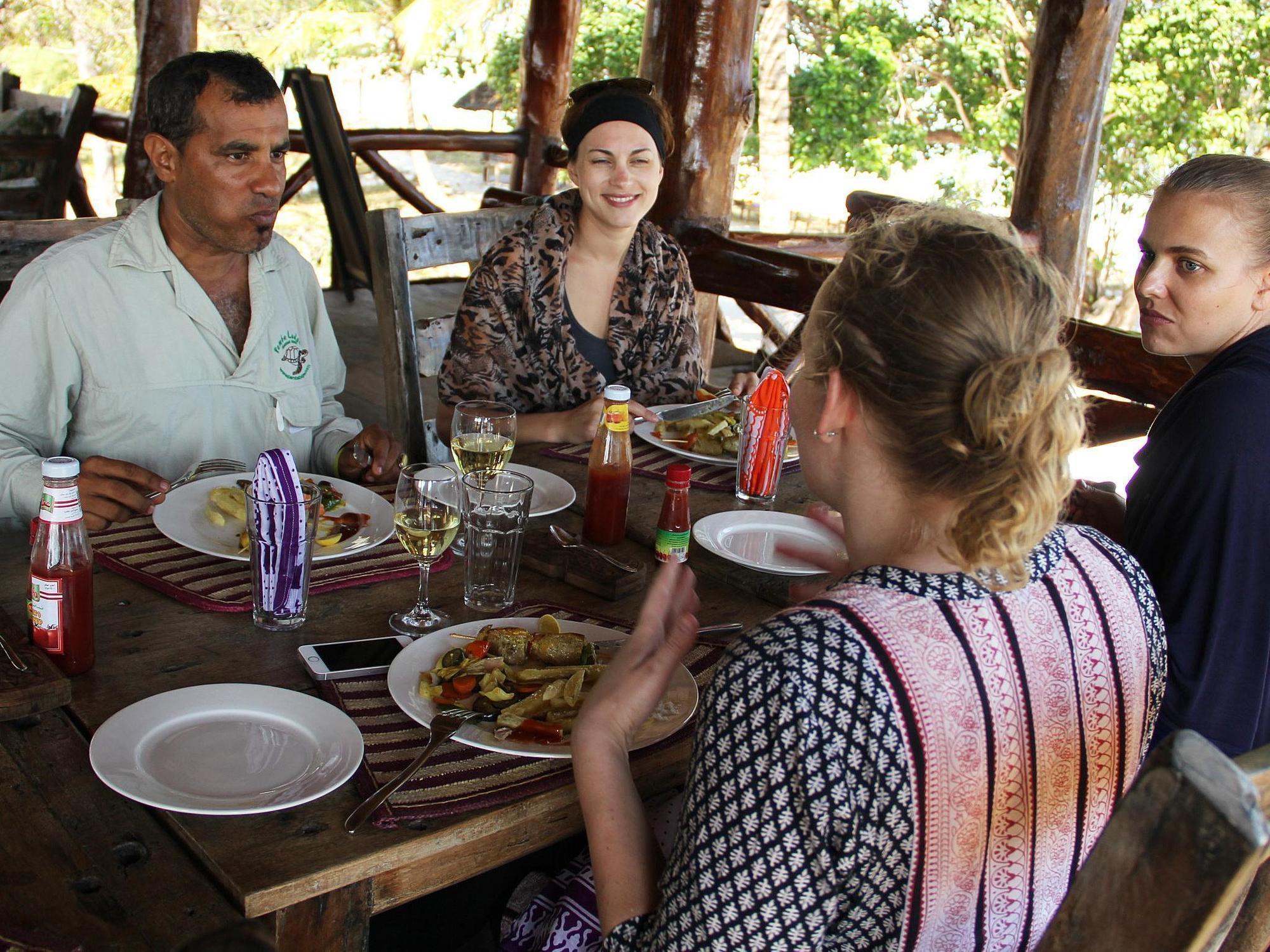 เพมบา เฟิร์ส อีโค ลอดจ์ Hotel Kiweni Island ภายนอก รูปภาพ